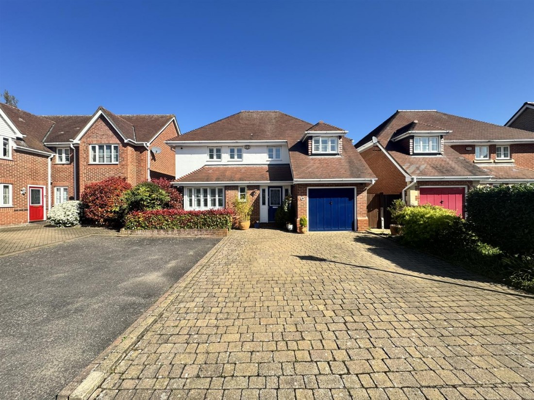 View Full Details for Augustin Court, Beauliu Drive, Waltham Abbey